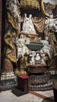 Grabmal eines Kardinals in der Jesuitenkirche
