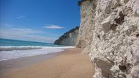 Menschenleerer Strand im Gargano