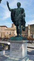 Nervae Statue