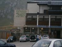 Restaurant mit Talstation der Seilbahn zum Pordojjoch in 2950 m ü.M.