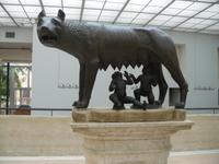 Säugende Wölfin das Original