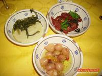 Saubohnenpüree mit Mangold, getrocknete Tomaten und Wilde Zwiebeln