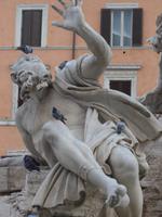 Statue Vier-Ströme-Brunnen  diese erschreckt sich wohl vor der Hl. Agnes 
