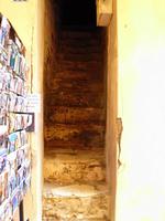 Treppen in den Hauseingängen von Bonifacio