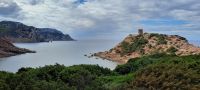 Turm und Bucht von Porticciolo