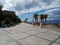Unendlich lange Strandpromenade 