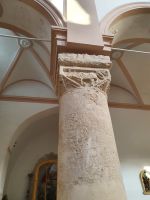 Vieste, romanische Säule in der Kathedrale