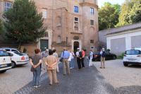 Vor der Borromini-Fassade unseres Hotel