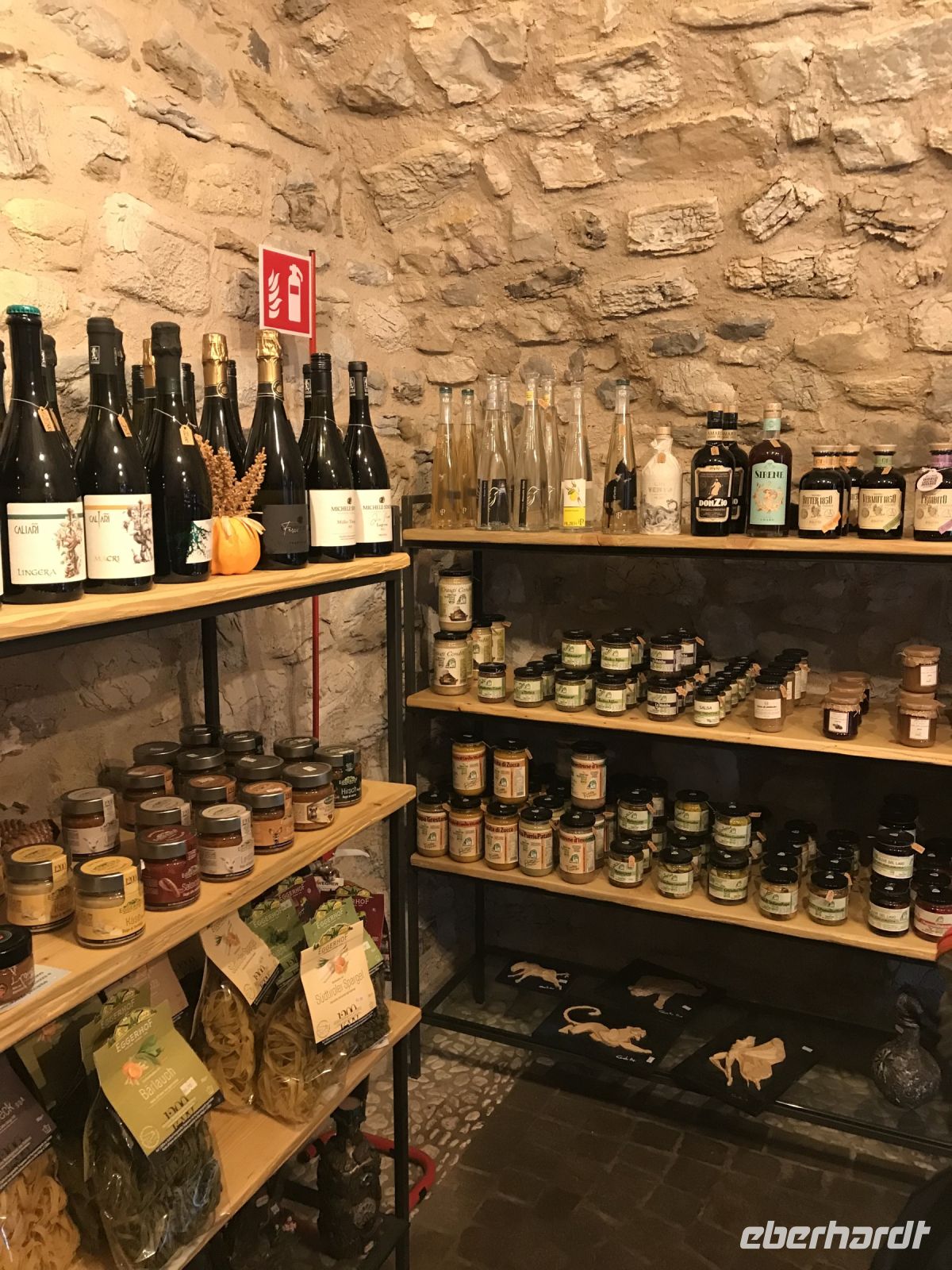 Wanderreise Italien 18.10.2024  in Canale - Lädchen gefunden mit Imbiss