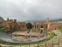 das Amphitheater 