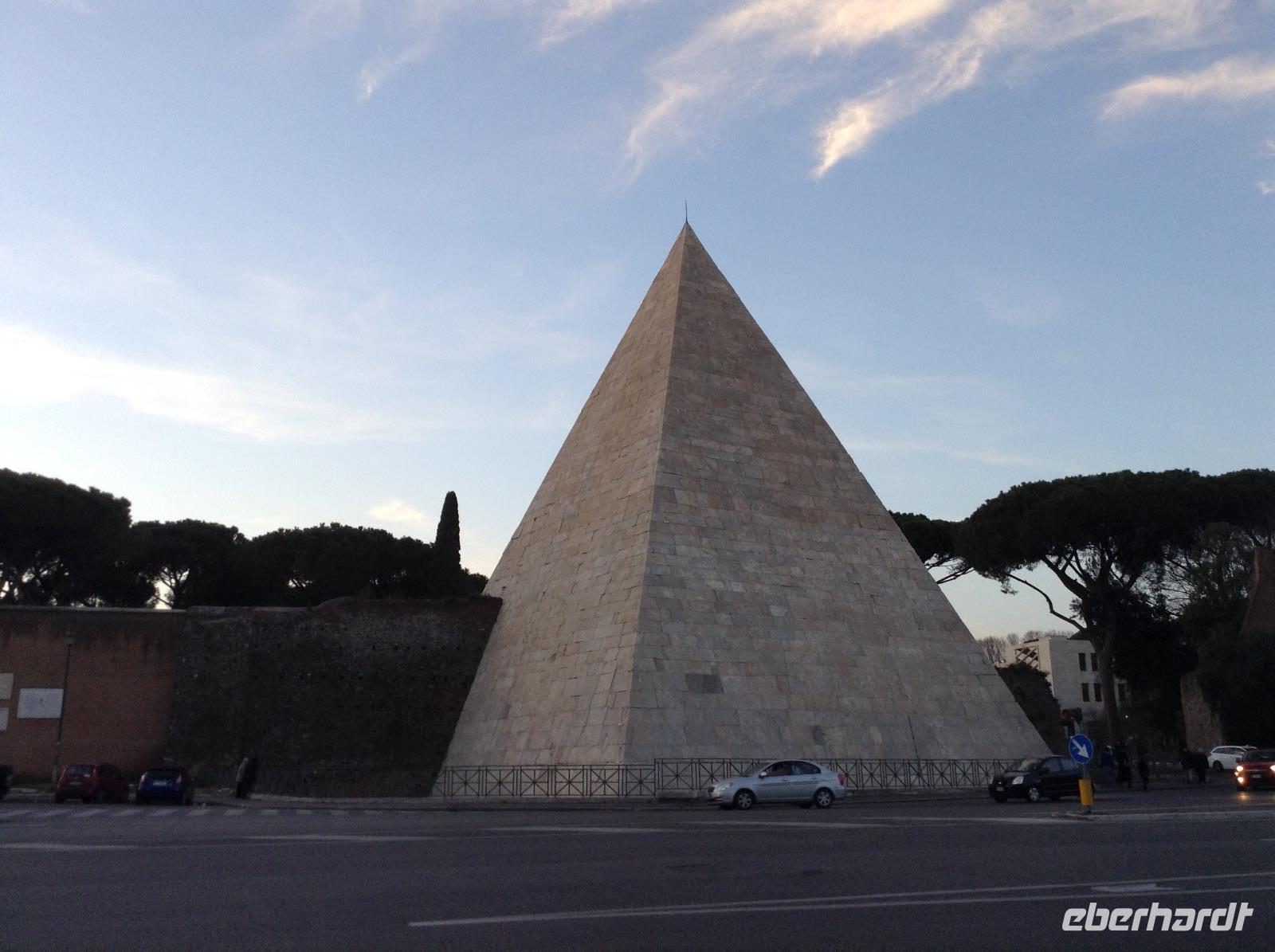 die Pyramide