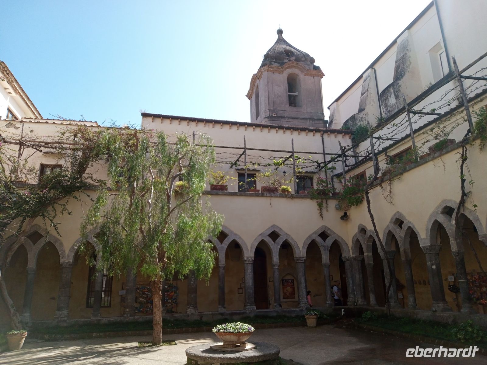 ikonischer Kreuzgang des Klosters San Francesco