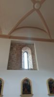 romanisches Fenster im Dom zu Vieste