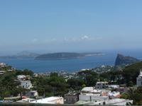 vorn Aragonese, Mitte Insel Procida