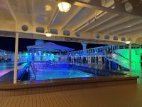 abends an Bord der Norwegian Sun - Pooldeck
