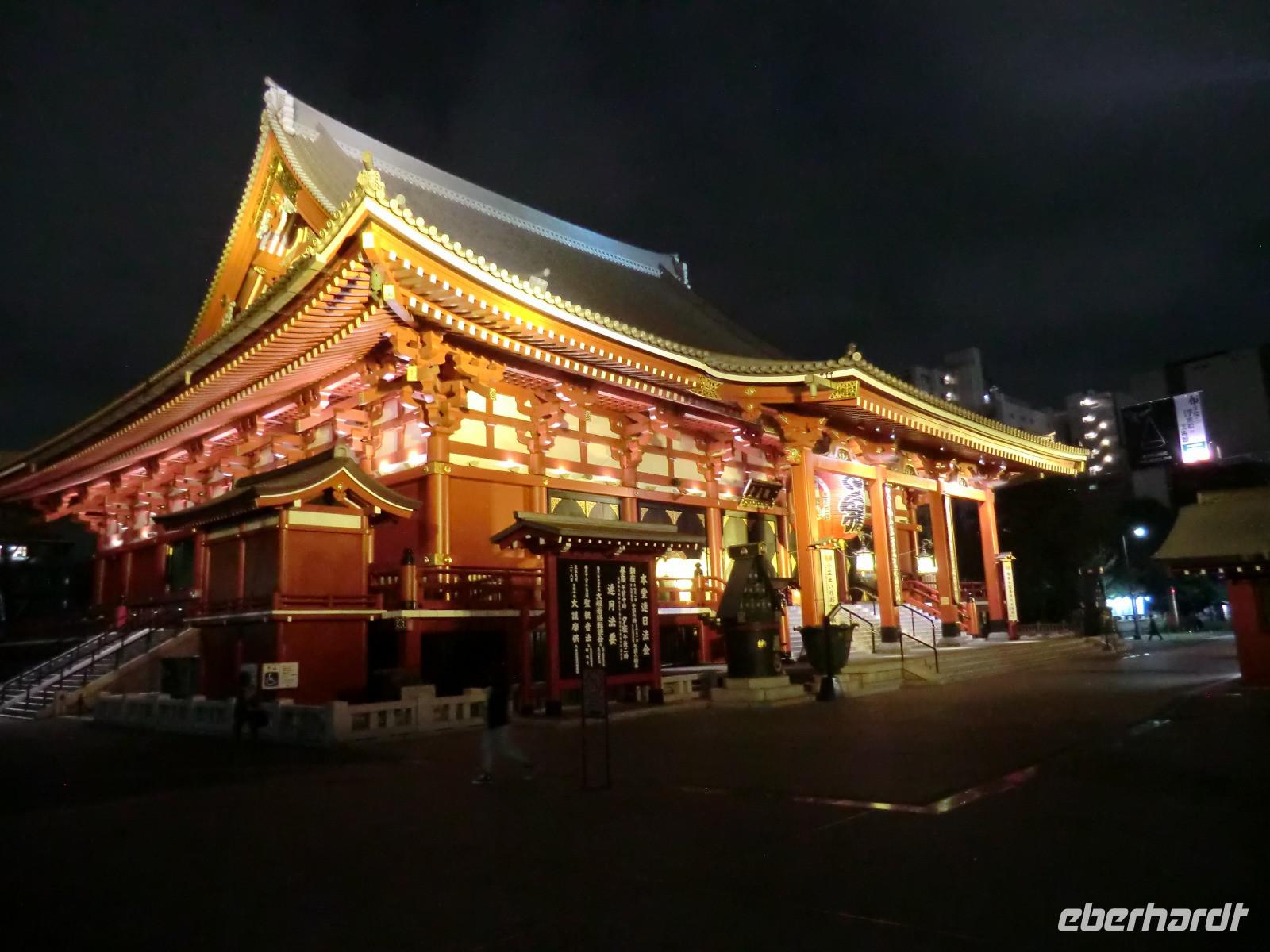 Tokio - Senso-ji-Tempel - Haupthalle bei Nacht