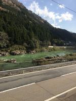 Fahrt mit Regionalexpress HIDA 4 von Takayama nach Nagoya