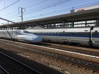Weiterfahrt mit Shinkansen SAKURA 563 von Himeji nach Hiroshima