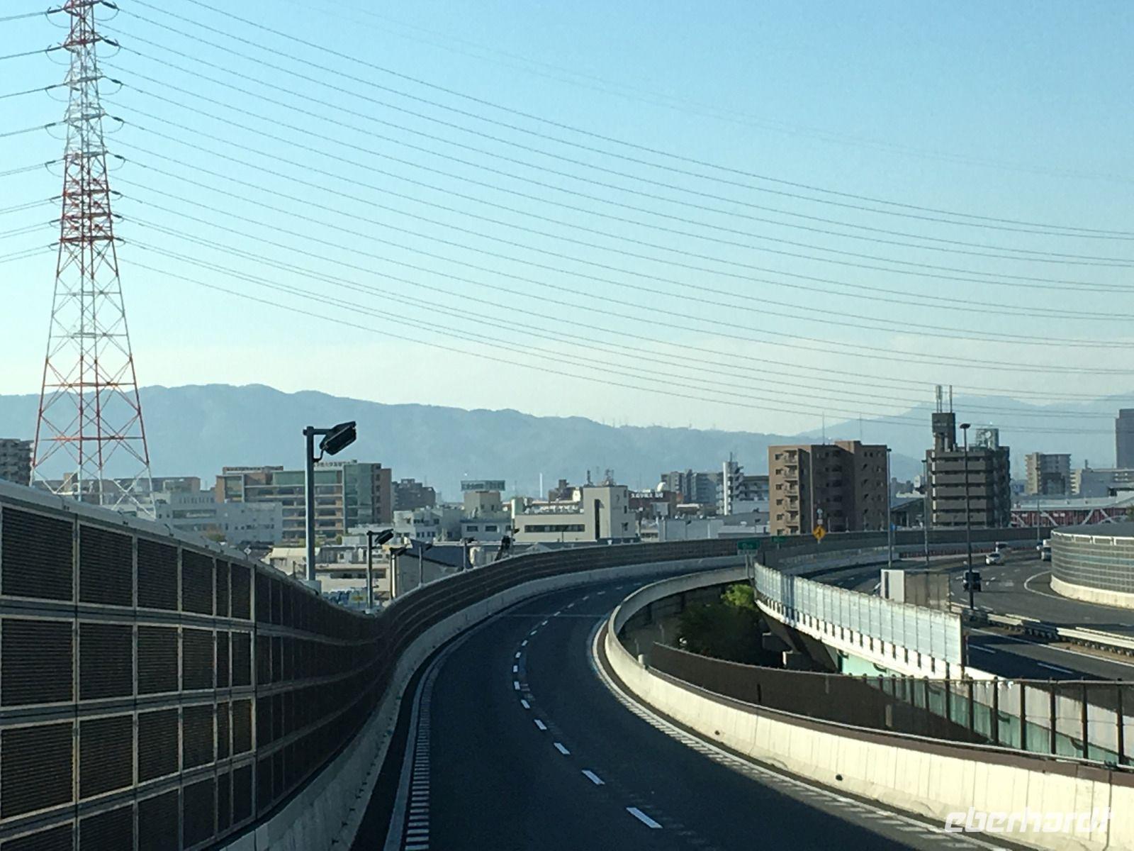 Busfahrt von Kyoto zum internationalen Flughafen Osaka