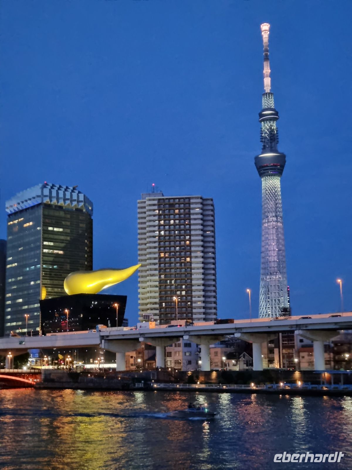 Tokio - Abendlicher Spaziergang entlang des Sumida-Flusses 