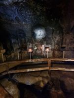 Kamakura - Grotten Benten-kutsu und der Benten-do