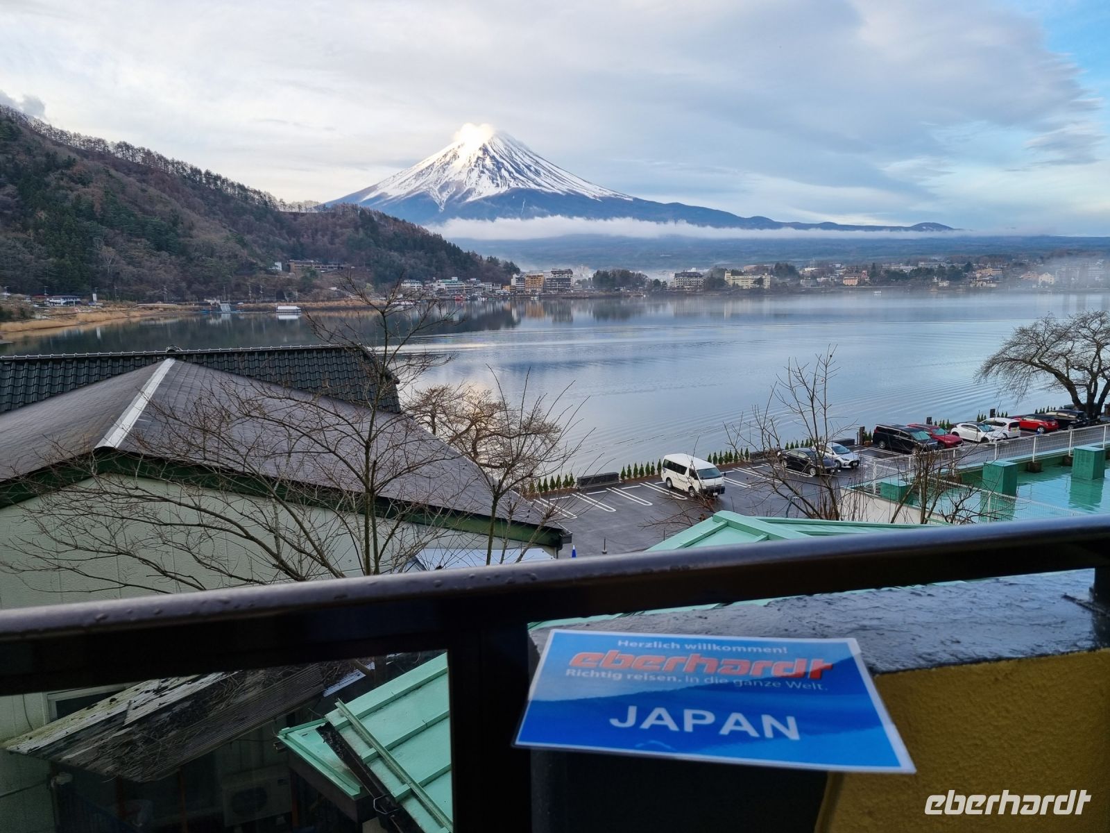 Kawaguchiko - Ausblick vom Hotel auf den Kawaguchi-See und Fujisan