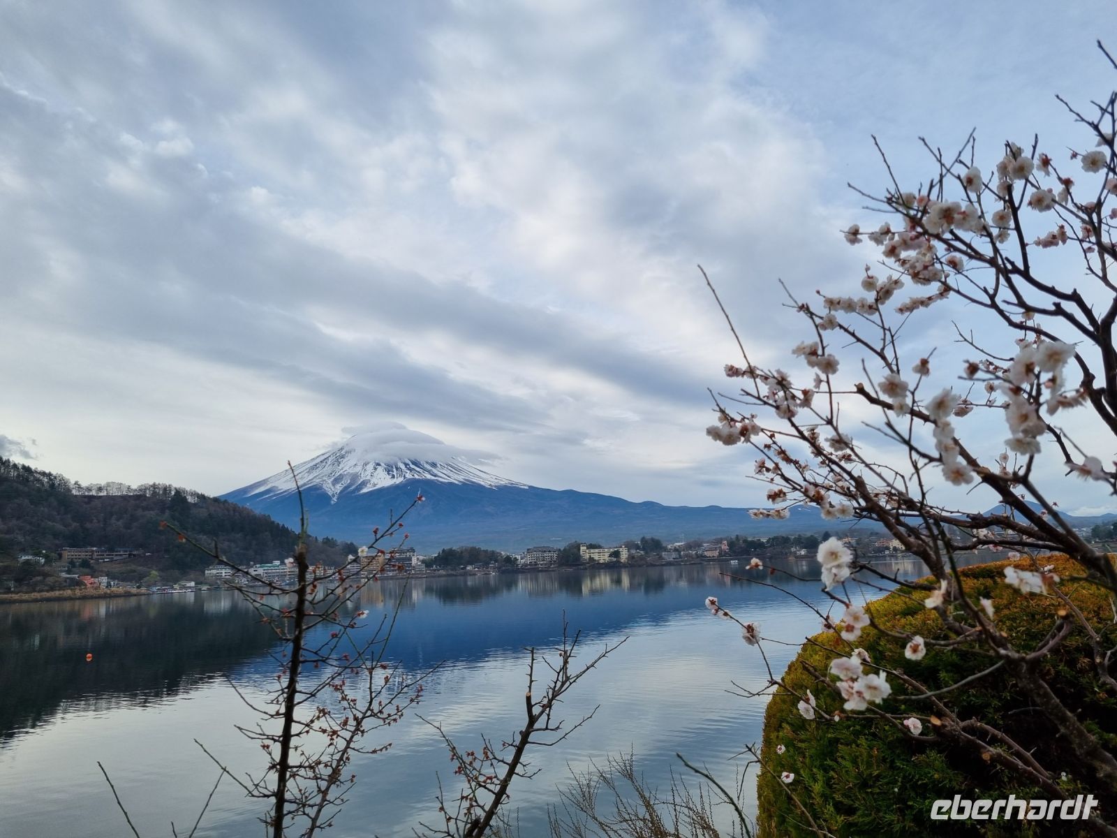 Kawaguchiko - Ausblick vom Kawaguchi-See auf Fujisan