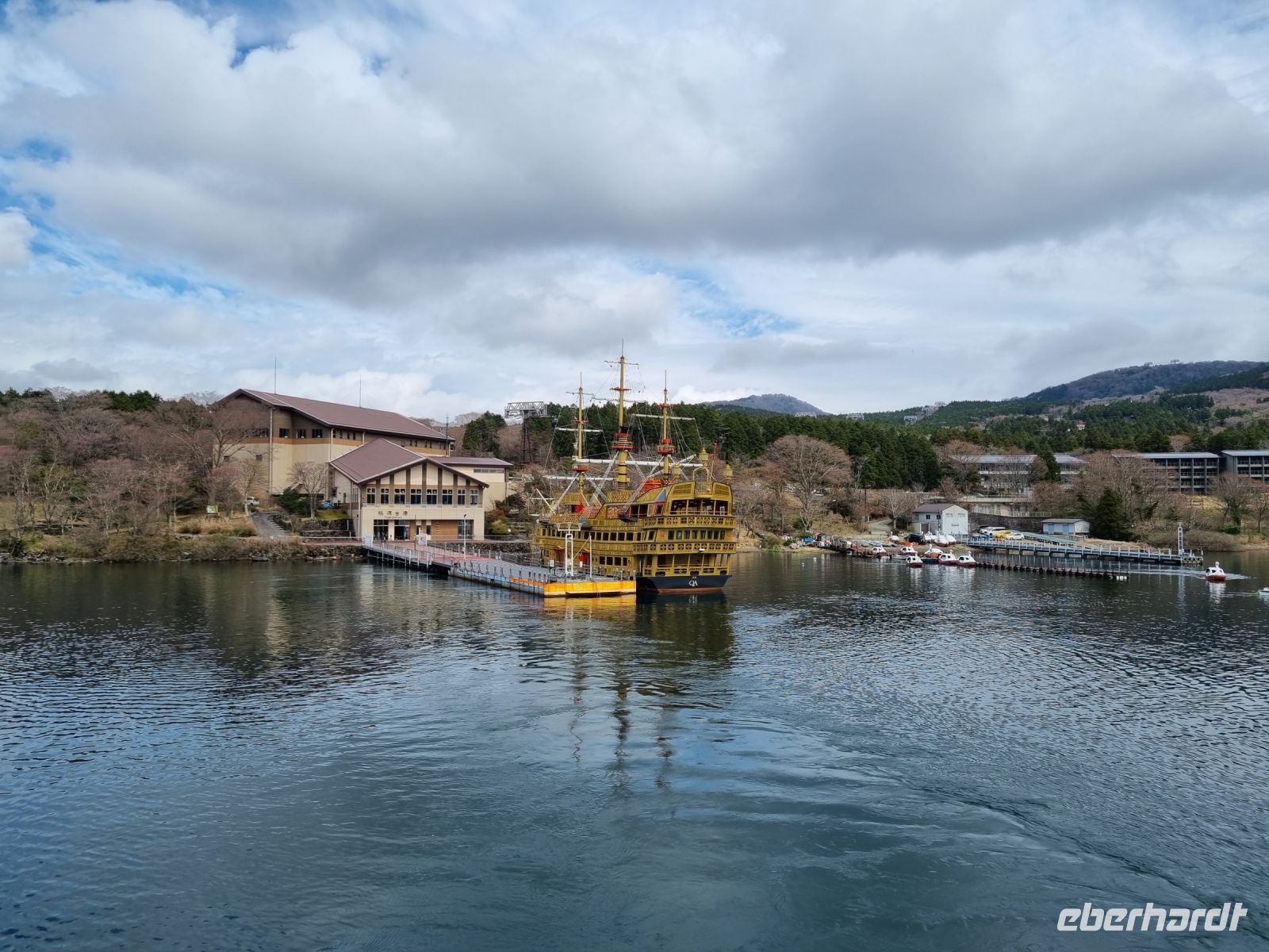 Hakone - Bootsfahrt auf dem Ashi-See (Togendai)