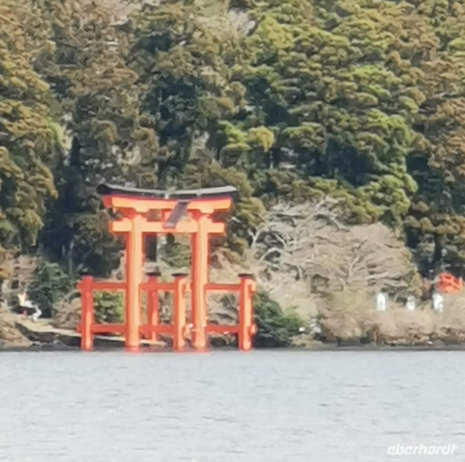 Hakone - Bootsfahrt auf dem Ashi-See (Heiwa no Torii)