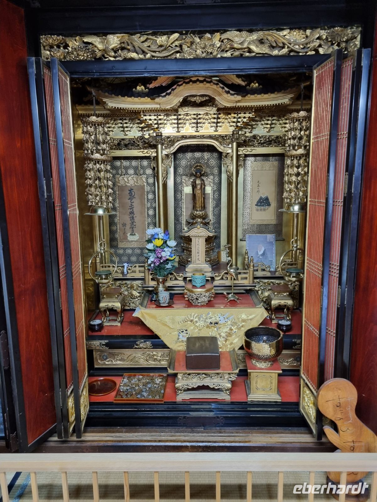 Dorf Shirakawa (Wada-Haus - Hausaltar)