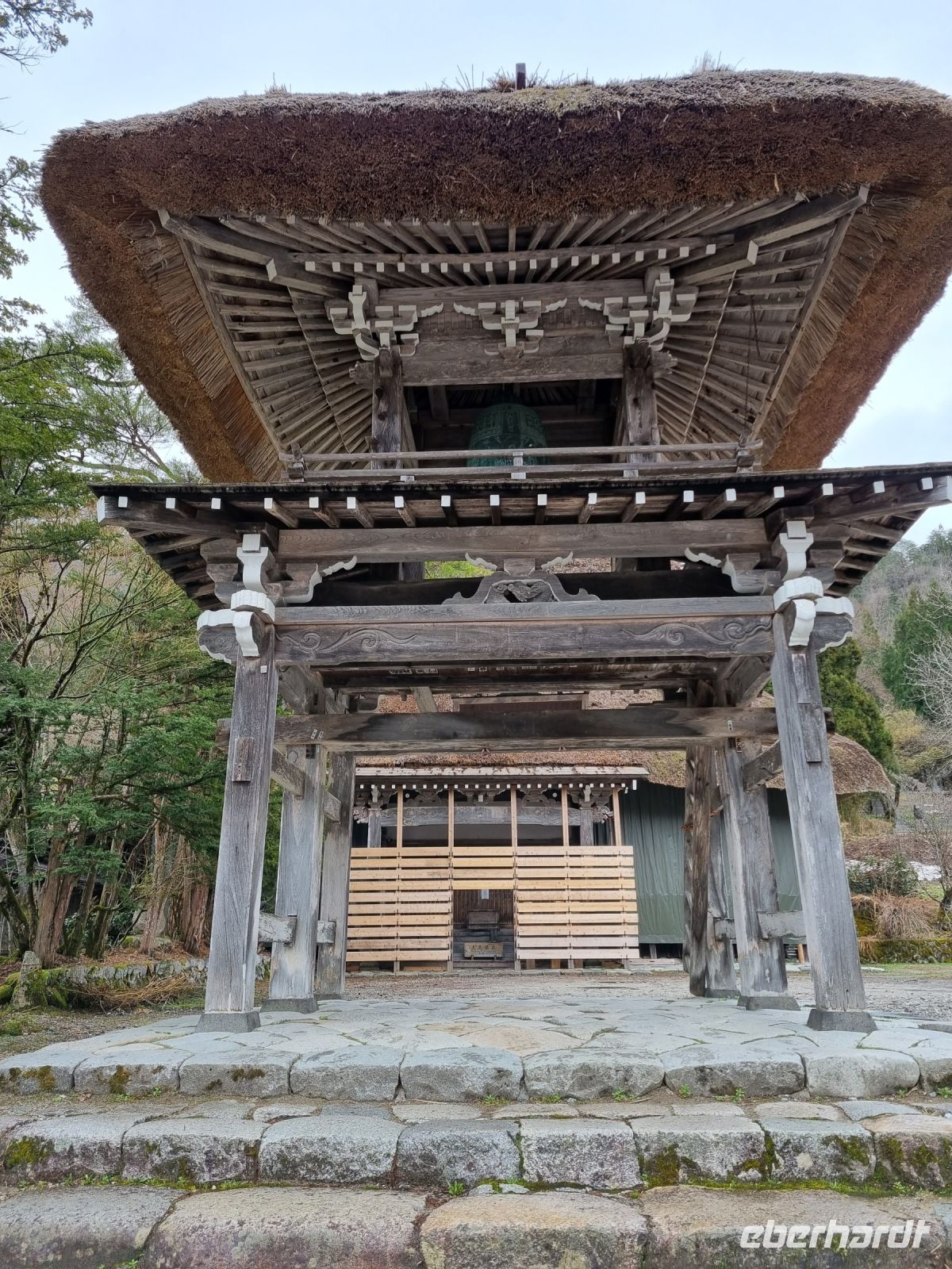 Dorf Shirakawa (Tor des Glockenturms)