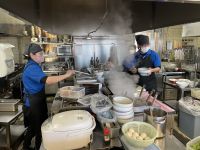 Mittagspause an einer Raststätte