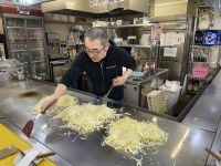 Abendessen in Hiroshima - japanische Pizza