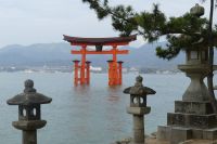 Miyajima, Schreintor (Torii Gate) des Itsukushima Shinto-Tempels