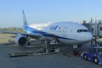 unser Flieger am Flughafen Osaka 