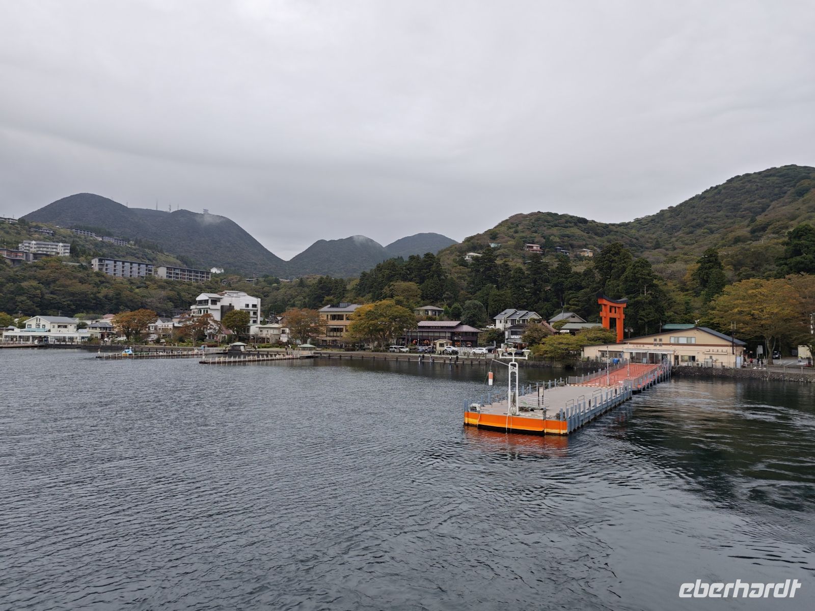 Bootsfahrt auf den Ashi See