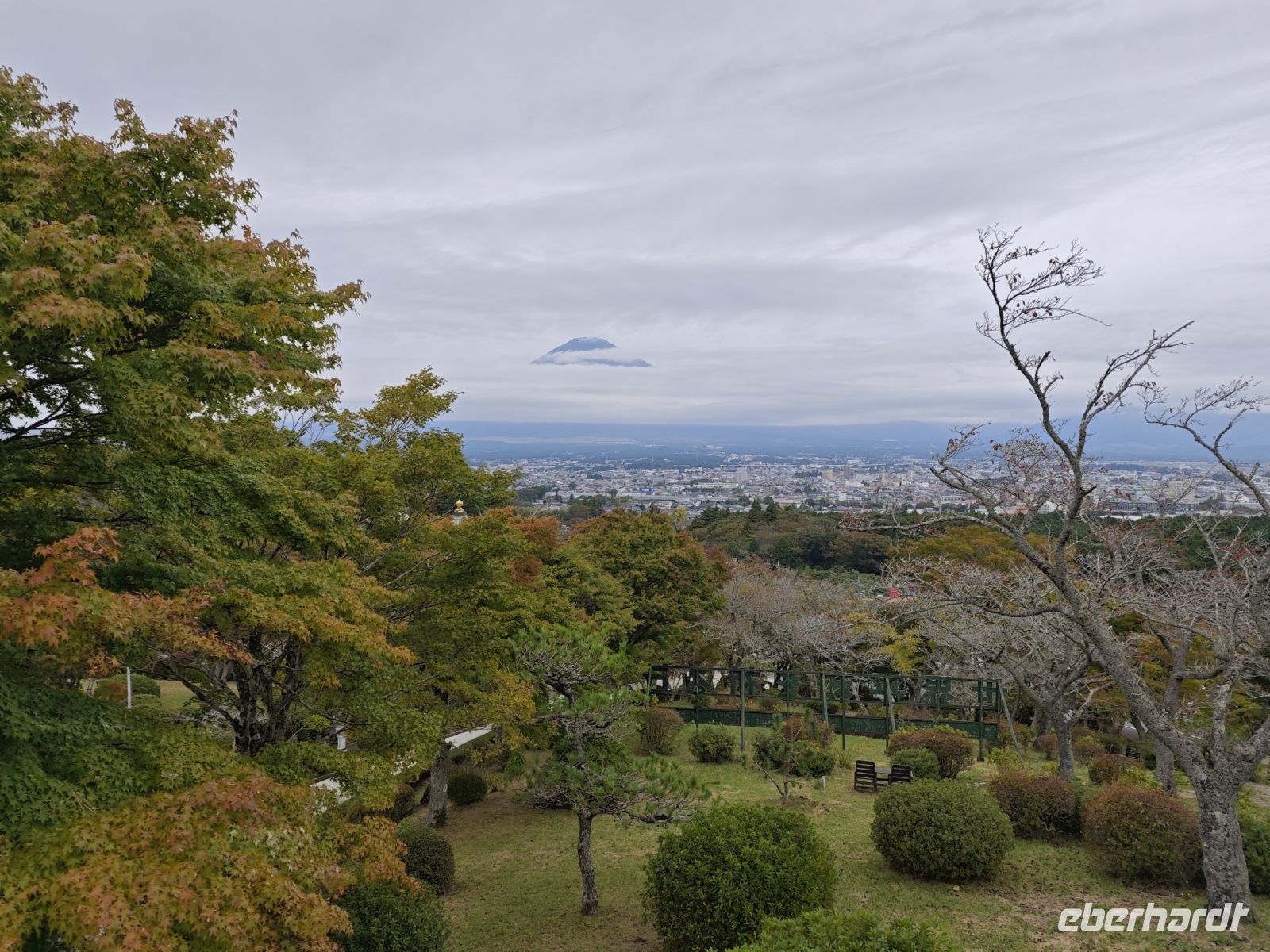 Friedenspark Gotemba mit Blick auf Fuji