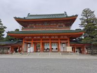 Heian-Schrein in Kyoto mit Gartenanlage
