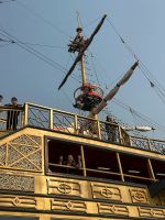 Reisebegleiterin Sylvia auf dem Piratenschiff.jpg