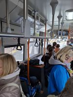 Fahrt im öffentlichen Bus