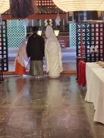 Hochzeitszermonie im Shinto- Schrein von Itsukushima auf der Insel Miyajima