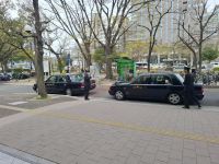 mit den Taxen zum Bahnhof von Hiroshima