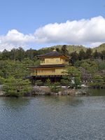 beim Goldenen Pavillon (Kinkakuji) in Kyoto