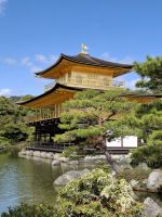 beim Goldenen Pavillon (Kinkakuji) in Kyoto