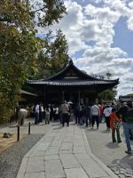 beim Goldenen Pavillon (Kinkakuji) in Kyoto
