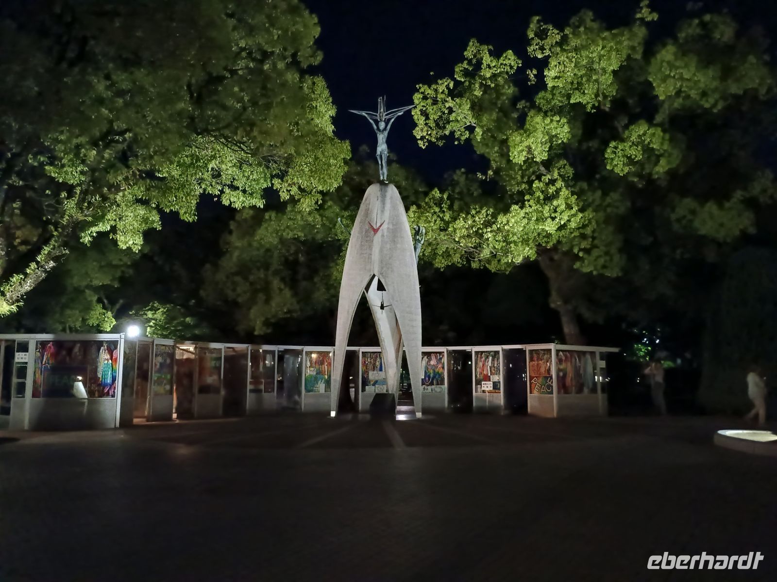 Friedenspark bei Nacht 