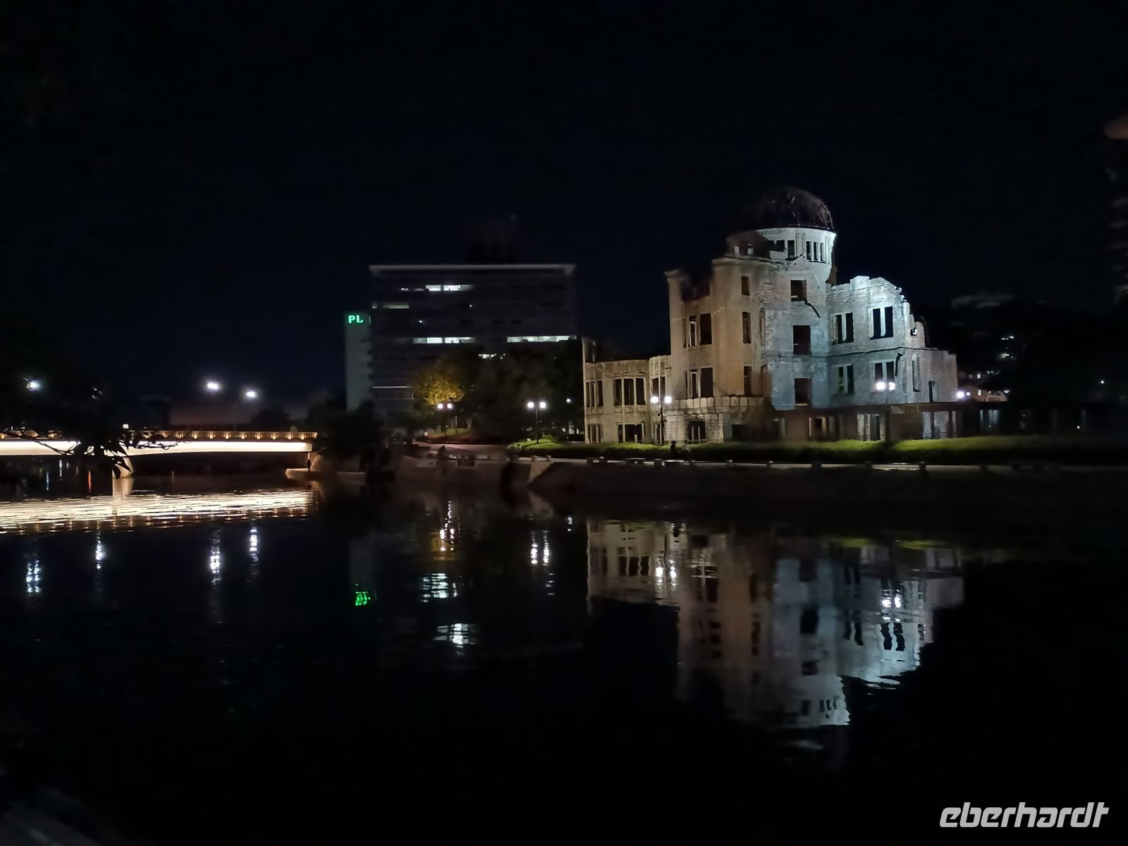 Friedenspark bei Nacht 