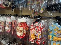 Tokio - Asakusa - Kleidung für Hunde &ndash; &copy; Sabine Letzybyll (Eberhardt TRAVEL)