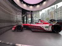 Tokio - Nissan Crossing &ndash; &copy; Sabine Letzybyll (Eberhardt TRAVEL)