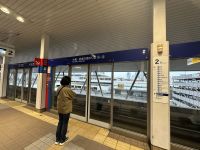 Tokio - U-Bahn - warten auf den Zug &ndash; &copy; Sabine Letzybyll (Eberhardt TRAVEL)